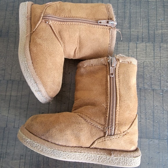 Nordstrom Rack toddler boots - Picture 2 of 5